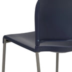 Chaise empilable ergonomique à dossier plein avec piétement luge thermolaqué, capacité de 399 kg